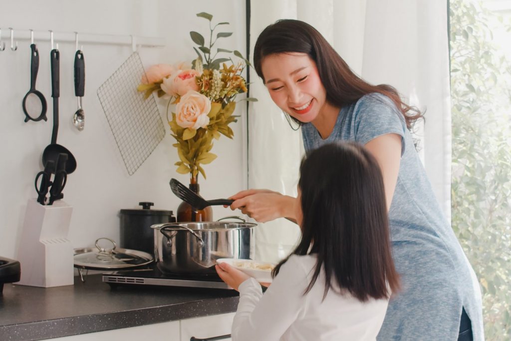 Aktivitas Liburan - Memasak Bersama Keluarga